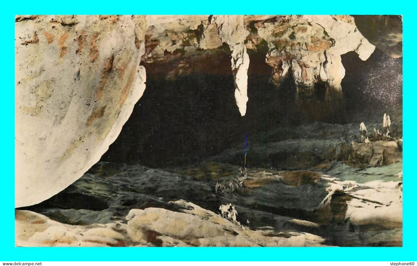 A824 / 269 VIET NAM BAIE D'ALONG Marmite Des Géants Dans La Grotte De La Surprise - Vietnam