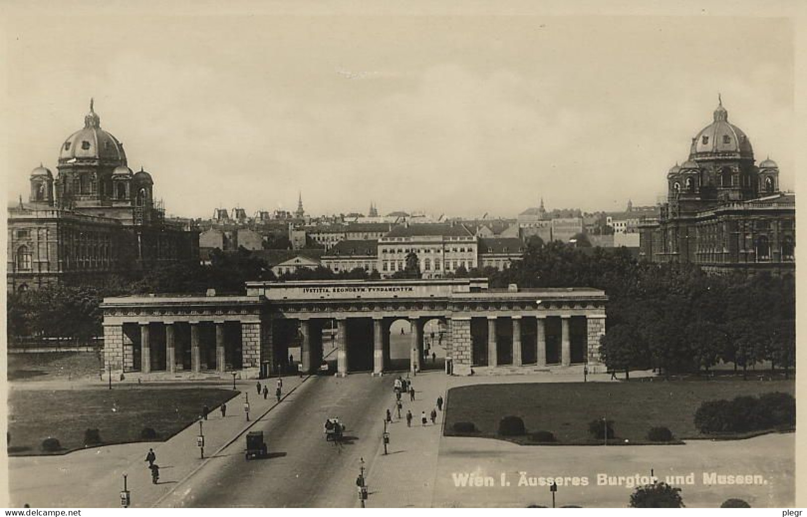 0-AUT08 01 30 - WIEN / VIENNE - ÄUSSERES BURGTOR UND MUSEUM - Museen