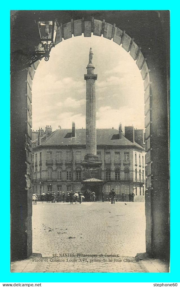 A827 / 487 44 - NANTES Place Et Colonne Louis XVI - Nantes