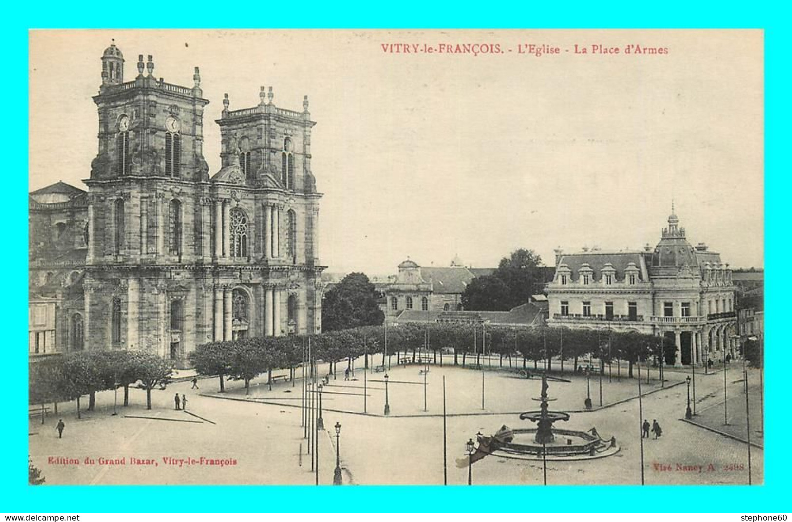 A828 / 039 51 - VITRY LE FRANCOIS Eglise Place D'Armes - Vitry-le-François