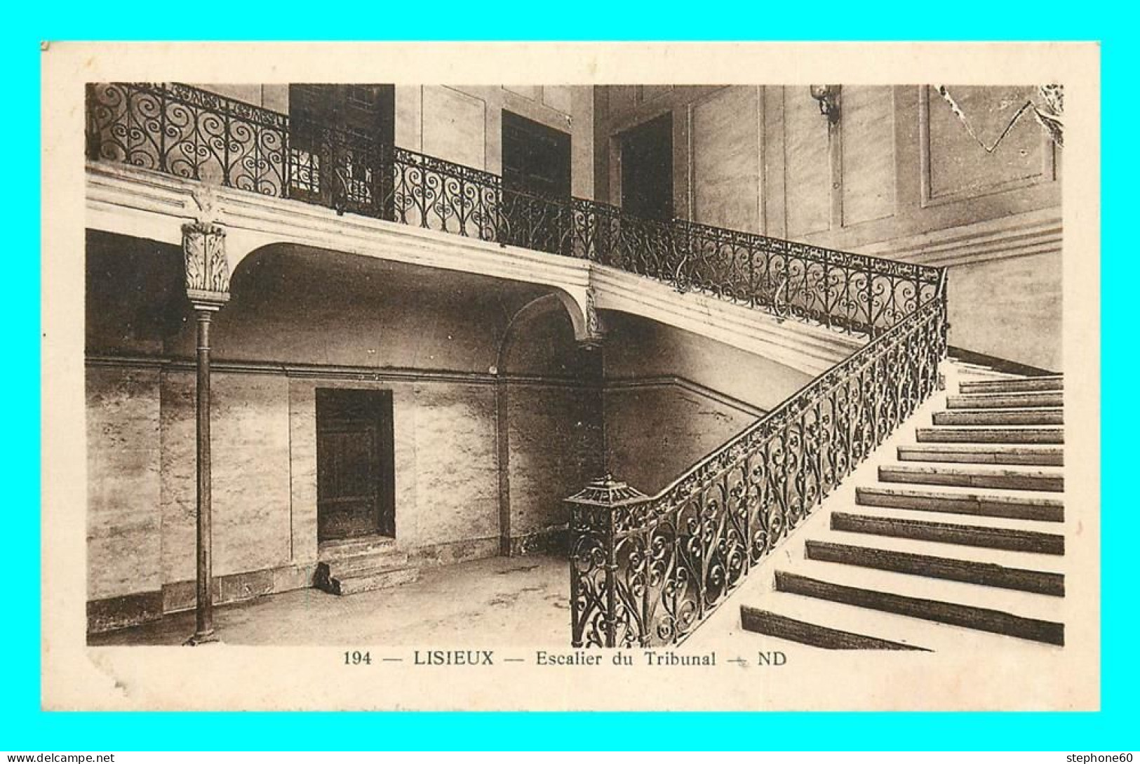 A829 / 447 14 - LISIEUX Escalier Du Tribunal - Lisieux