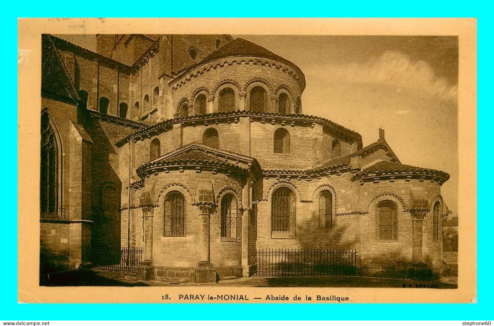 A832 / 437 71 - PARAY LE MONIAL Abside De La Basilique ( Timbre ) - Paray Le Monial