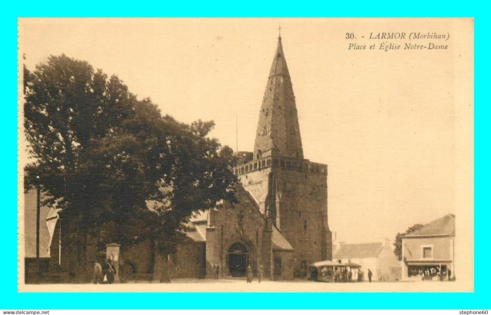 A828 / 159 56 - LARMOR PLAGE Place Et Eglise Notre Dame - Larmor-Plage