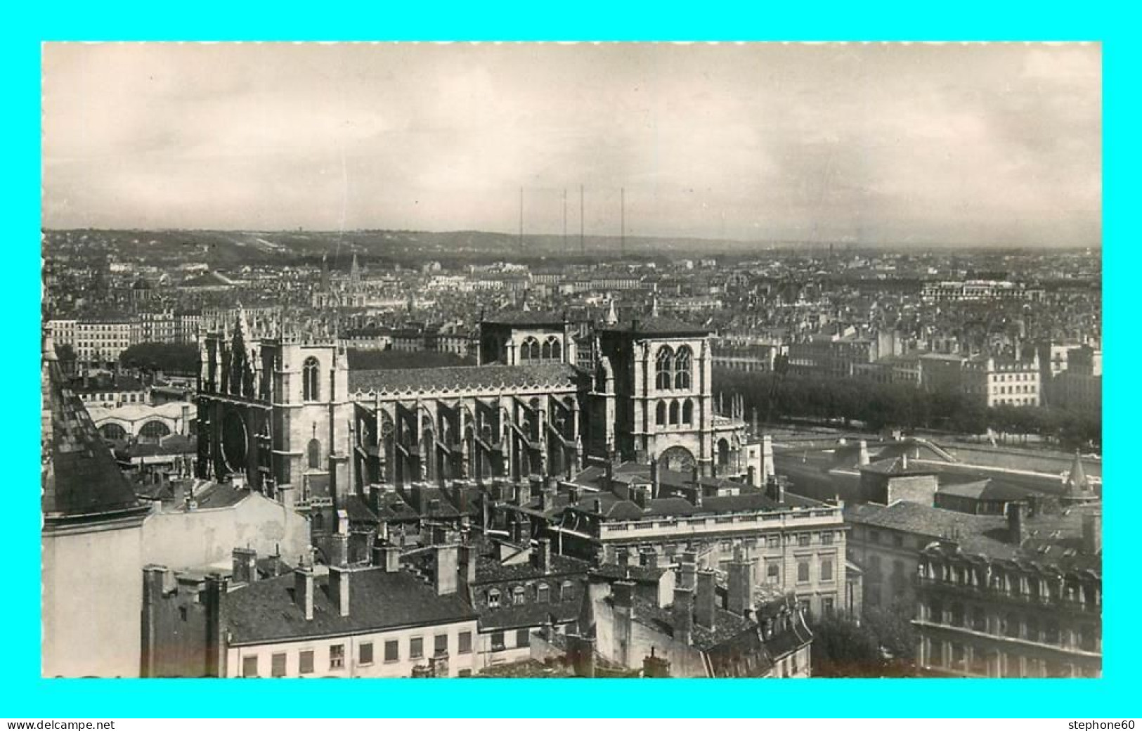 A832 / 087 69 - LYON Vue Générale Cathédrale Saint Jean - Autres & Non Classés