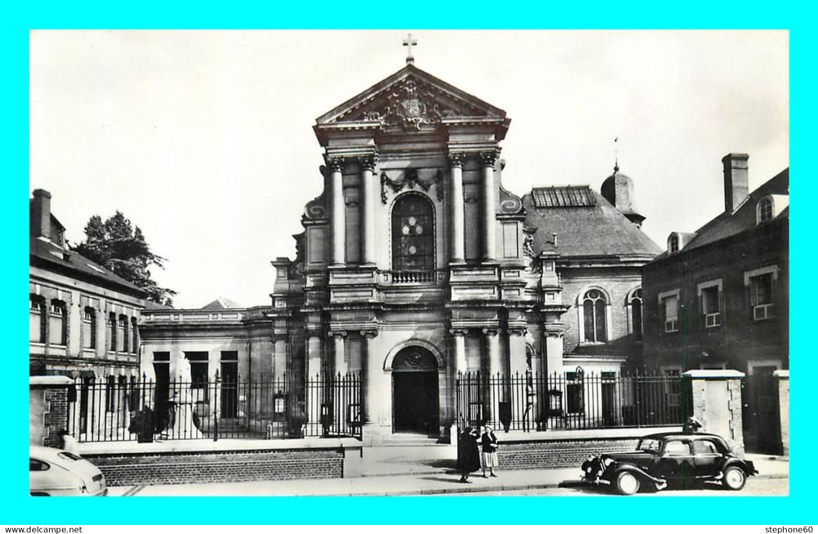 A832 / 509 14 - LISIEUX La Chapelle Des Carmélites ( Voiture ) - Lisieux