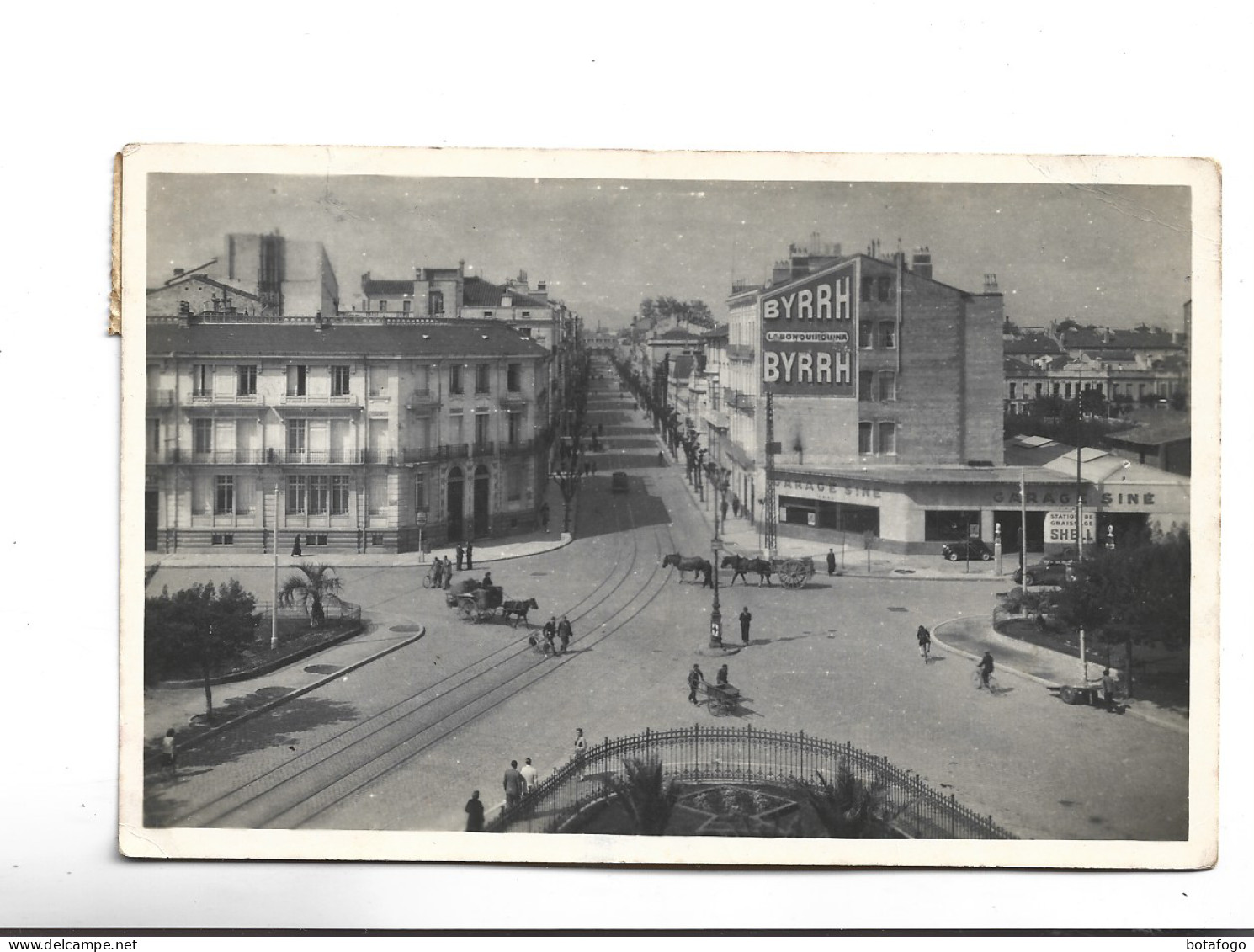 CPA PHOTO DPT 66 PERPIGNAN, , PLACE DE LA CATALONE  ET AV DU MARECHAL PETAIN   (voir Timbre ) - Perpignan