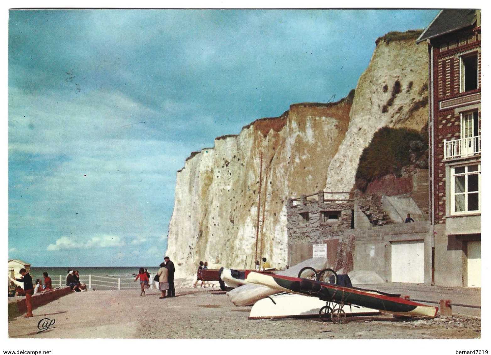 80 Mers Les Bains -  Le Club  Des Voiliers Et Les Falaises - Mers Les Bains