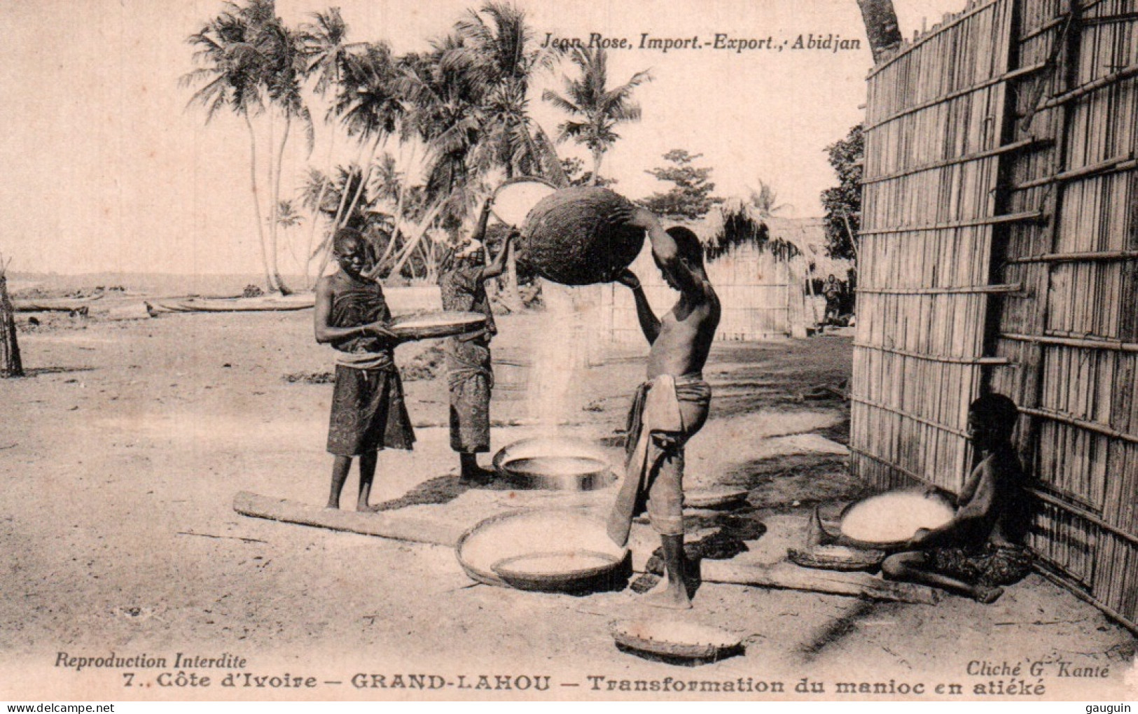 CPA - GRAND-LAHOU - Transformation Du Manioc En Atiéké - Edition G.Kante - Ivoorkust