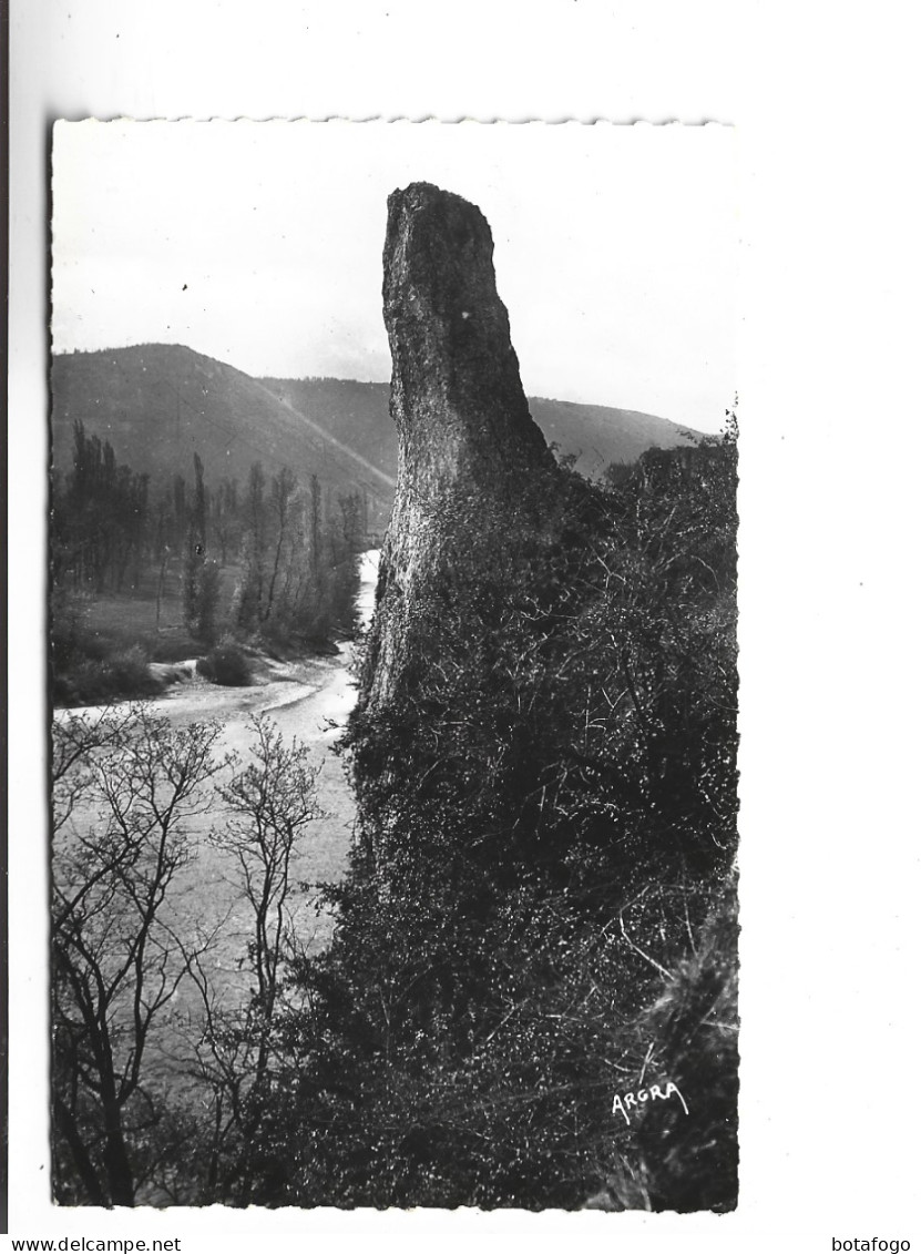 CPA PHOTO DPT 46 SOUILLAC, LA ROCHE DES NEUF FUSEAUX - Souillac