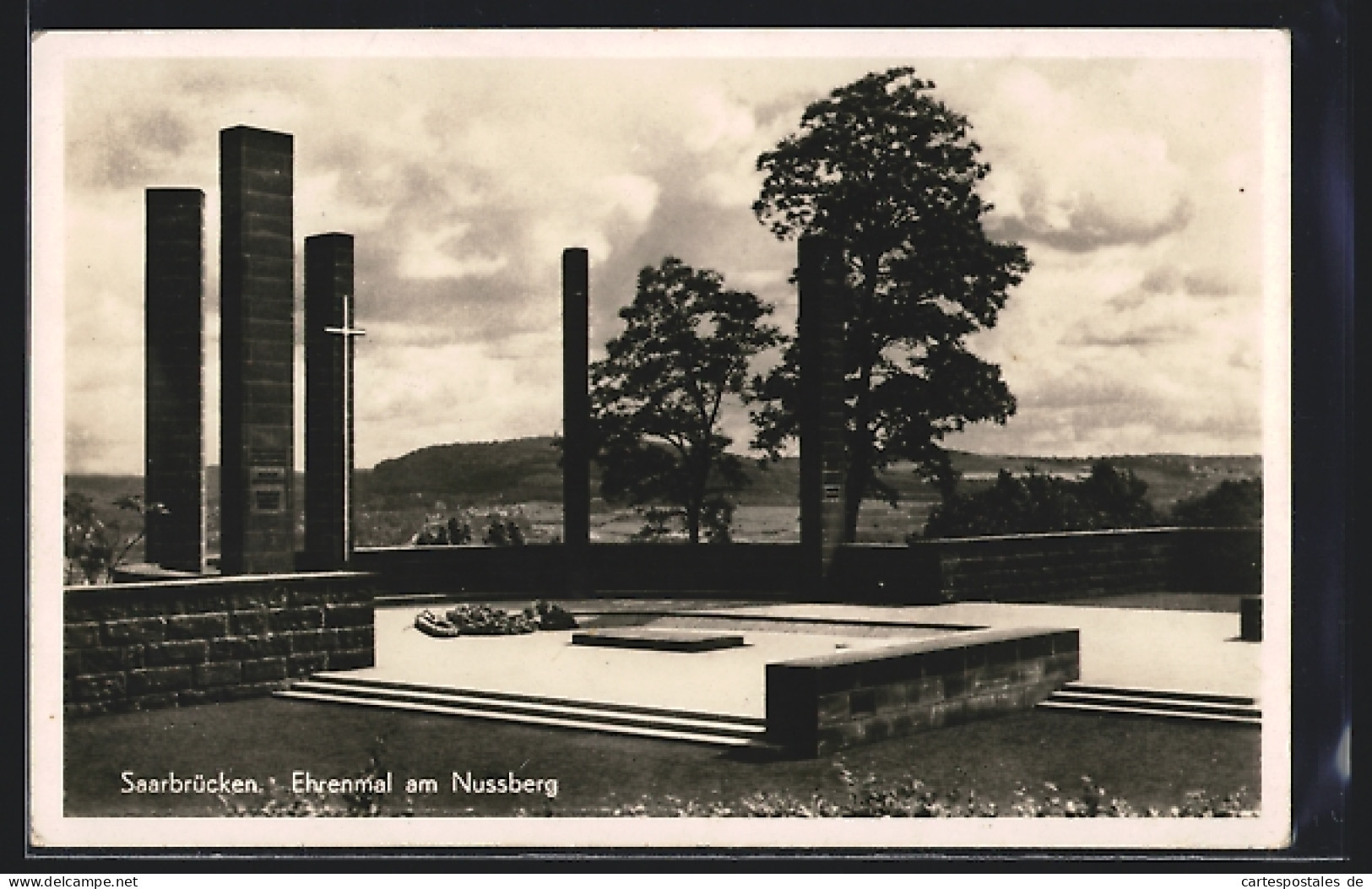 AK Saarbrücken, Ehrenmal Am Nussberg  - Saarbruecken