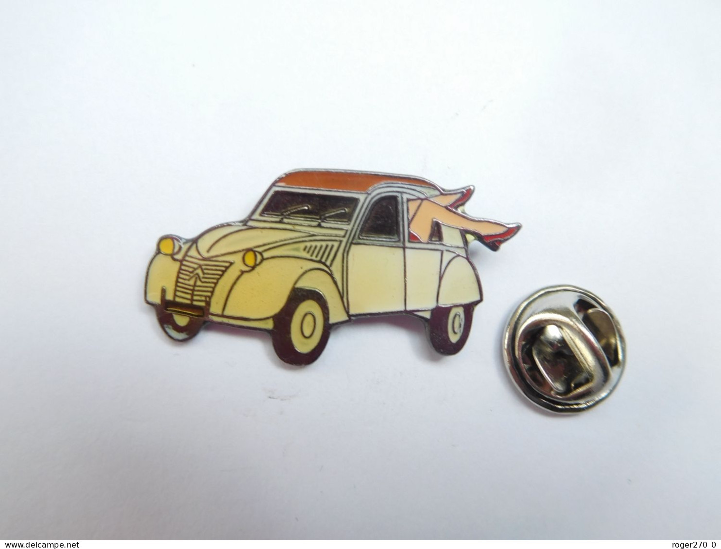 Superbe Pin's , Auto Citroën 2 CV , 2CH , Pin Up , Signé Qualité Collectors - Citroën