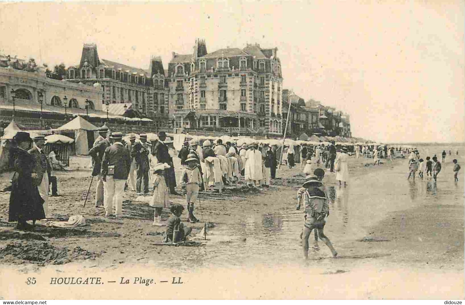 14 - Houlgate - La Plage - Animée - Scènes De Plage - Correspondance - CPA - Oblitération Ronde De 1920 - Voir Scans Rec - Houlgate