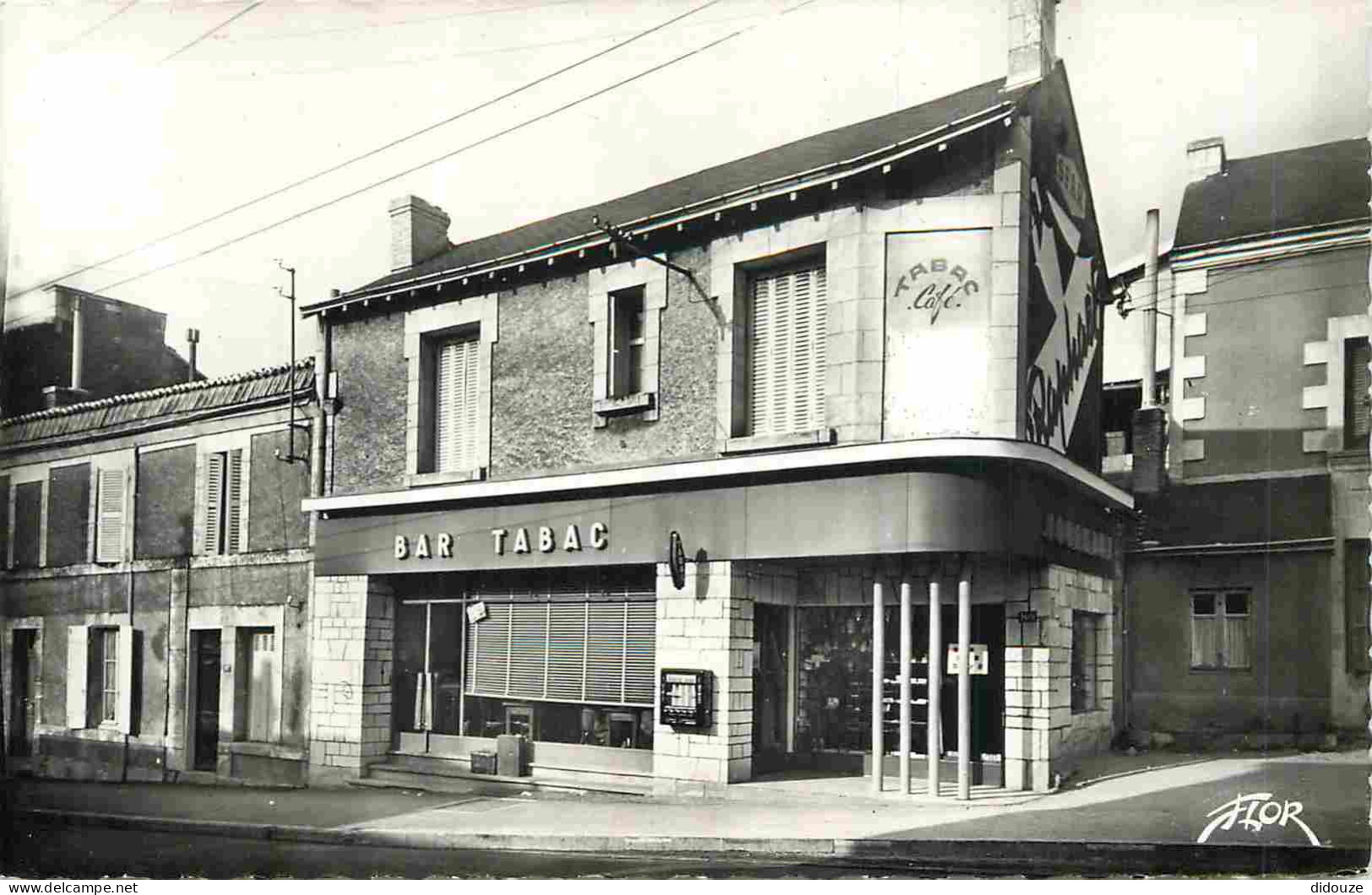 86 - Poitiers - Bar Tabac Barrault - Faubourg Pont-Neuf - Mention Photographie Véritable - Carte Dentelée - CPSM Format  - Poitiers