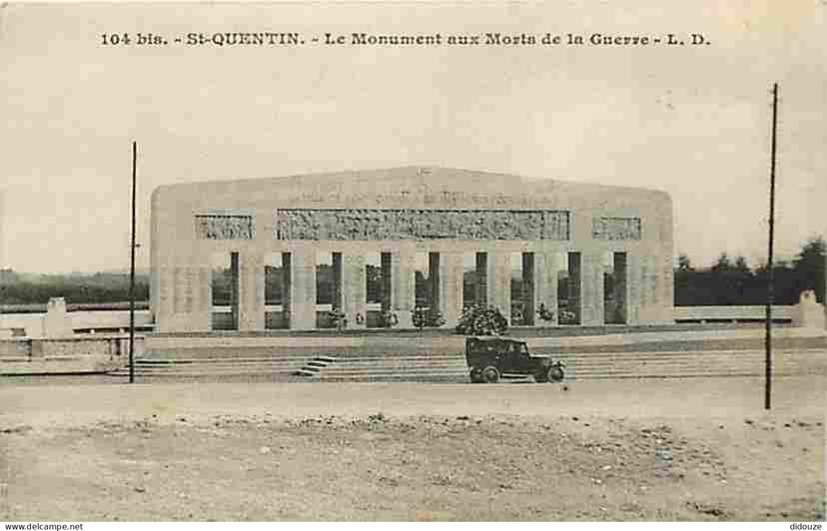 02 - Saint Quentin - Le Monument Aux Morts De La Guerre - Automobiles - Correspondance - Oblitération Ronde De 1921 - CP - Saint Quentin