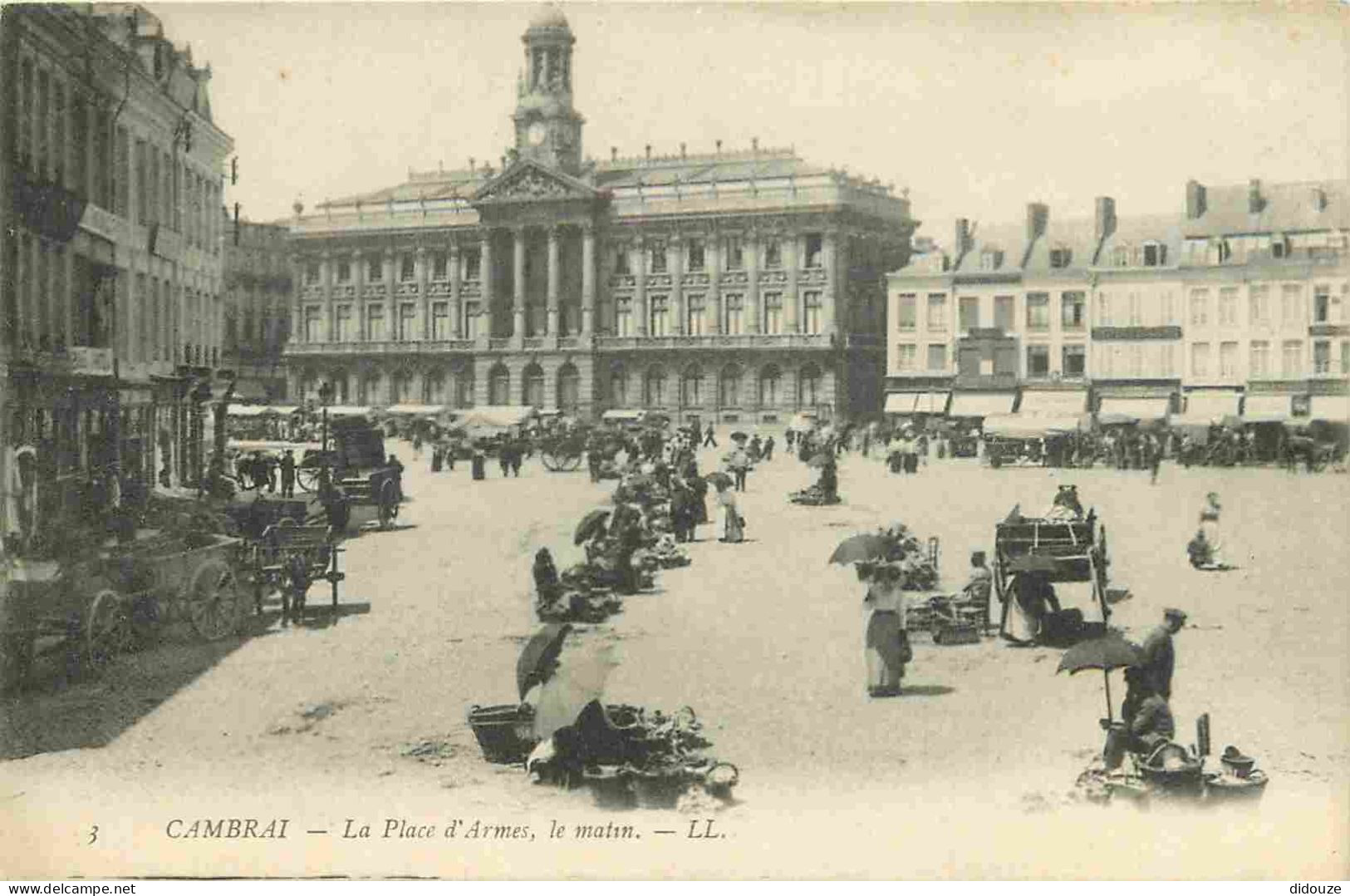 59 - Cambrai - La Place D'Armes Le Matin - Animée - CPA - Oblitération Ronde De 1906 - Voir Scans Recto-Verso - Cambrai