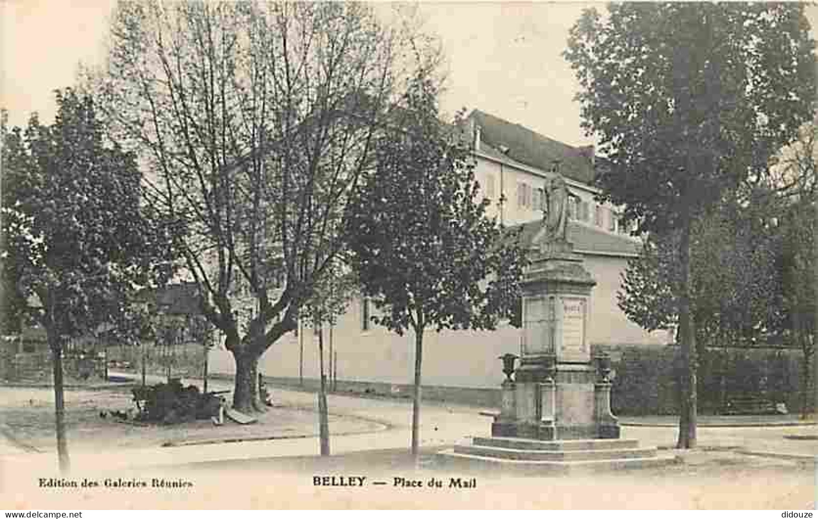 01 - Belley - Place Du Mail - Correspondance - Voyagée En 1910 - CPA - Voir Scans Recto-Verso - Belley