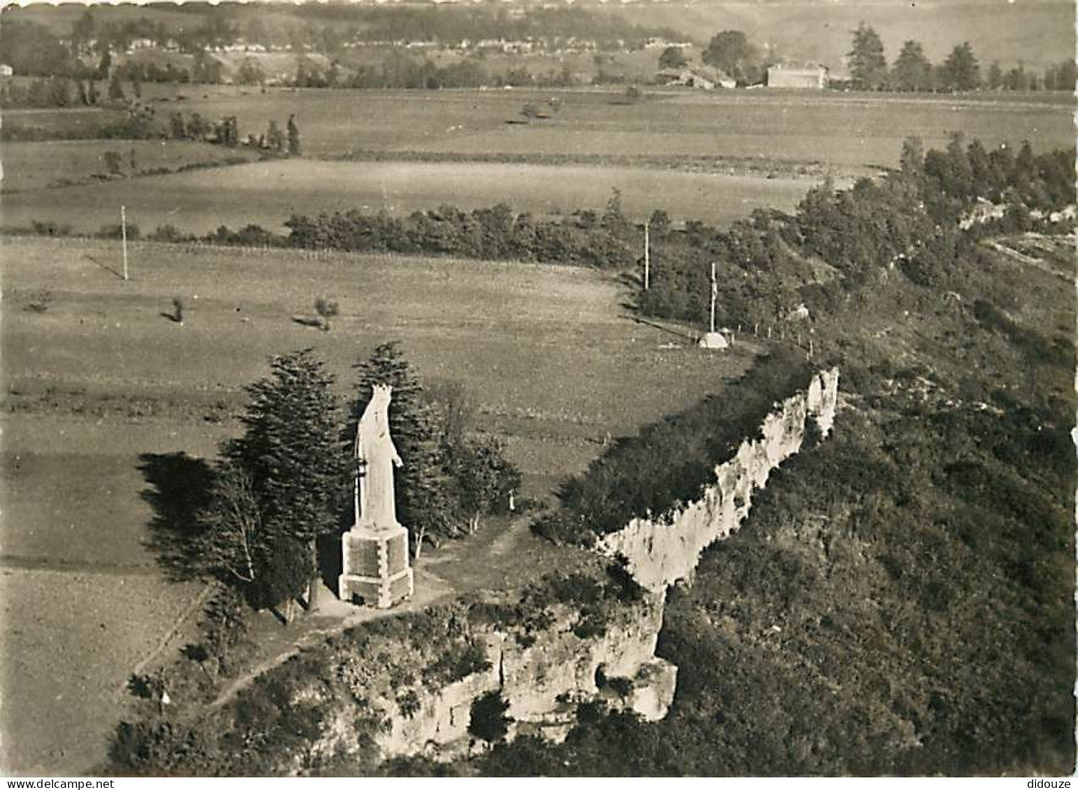 47 - Bon Encontre - Vue Aérienne - La Vierge Du Rocher Et Le Calvaire - Mention Photographie Véritable - Carte Dentelée  - Bon Encontre