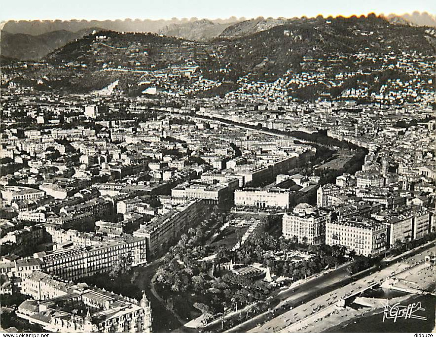 06 - Nice - Vue Générale Aérienne - Les Jardins Albert 1er - La Place Masséna - Le Casino Municipal Et La Vallée Du Pail - Plätze