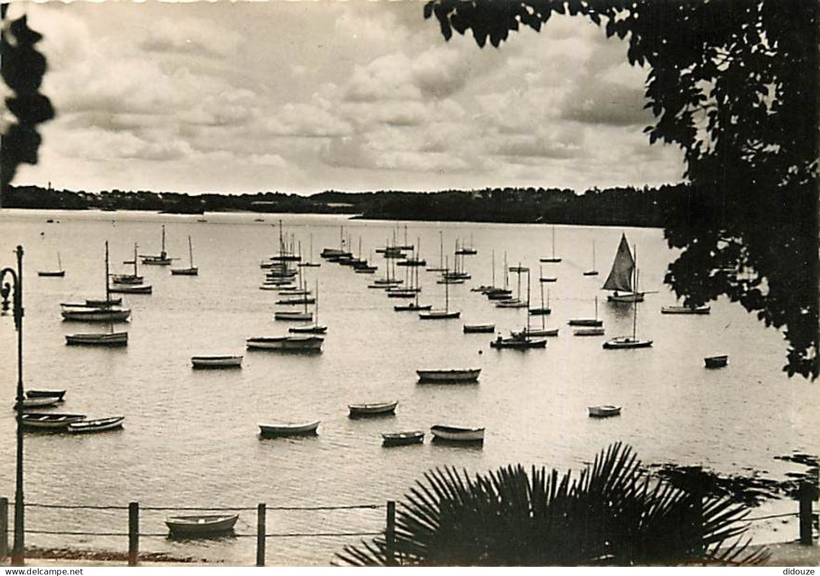 35 - Dinard - Petits Bateaux Au Repos - CPSM Grand Format - Carte Neuve - Voir Scans Recto-Verso - Dinard