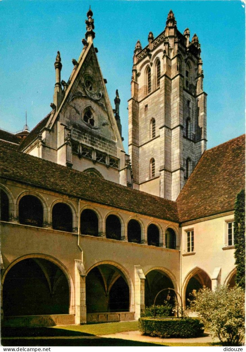 01 - Bourg En Bresse - Eglise De Brou - Le Grand Cloitre Et La Tour - CPM - Voir Scans Recto-Verso - Brou - Iglesia