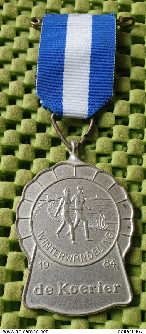 Medaile : Winterwandeling "De Koerier ( Ollandse) Son 1984  -  Original Foto  !!  Medallion  Dutch - Altri & Non Classificati