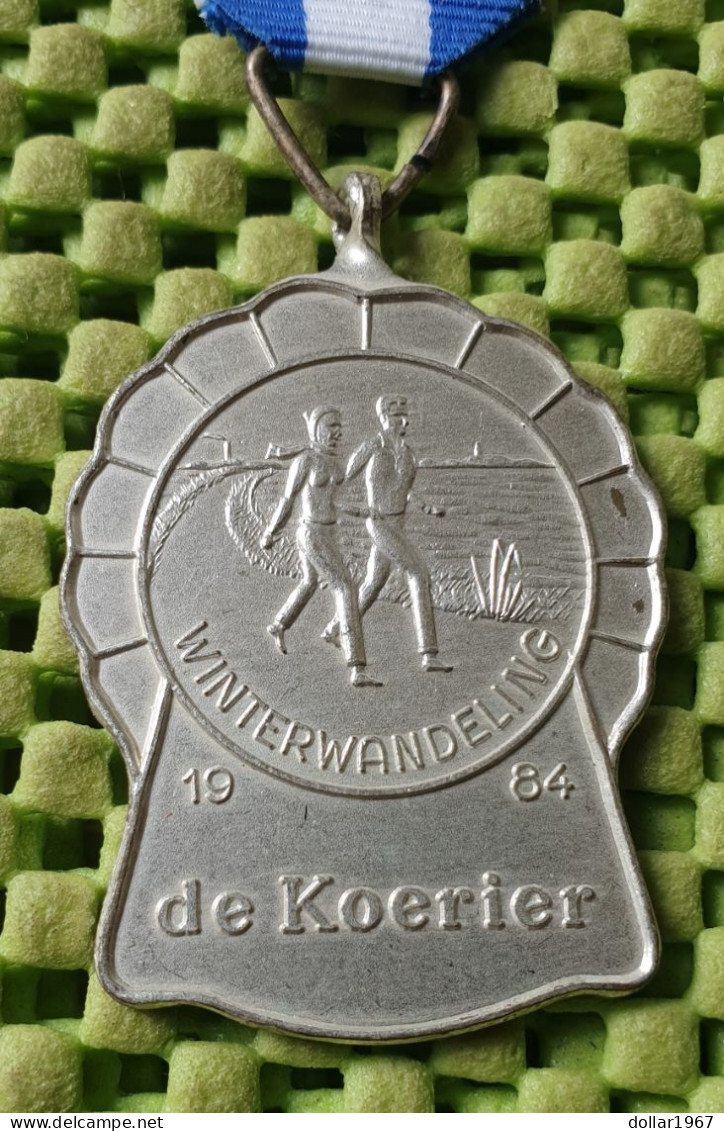 Medaile : Winterwandeling "De Koerier ( Ollandse) Son 1984  -  Original Foto  !!  Medallion  Dutch - Other & Unclassified