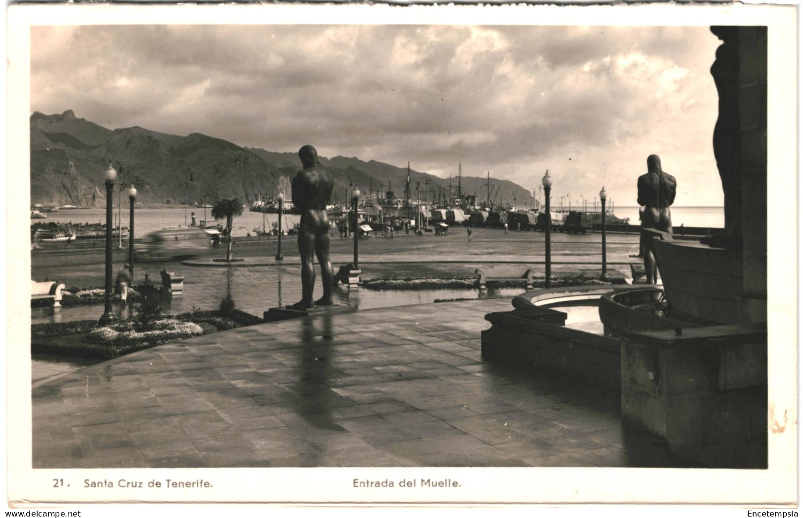 CPA Carte Postale Espagne Santa Cruz De Tenerife Entrada Del Muelle  VM80003 - Tenerife