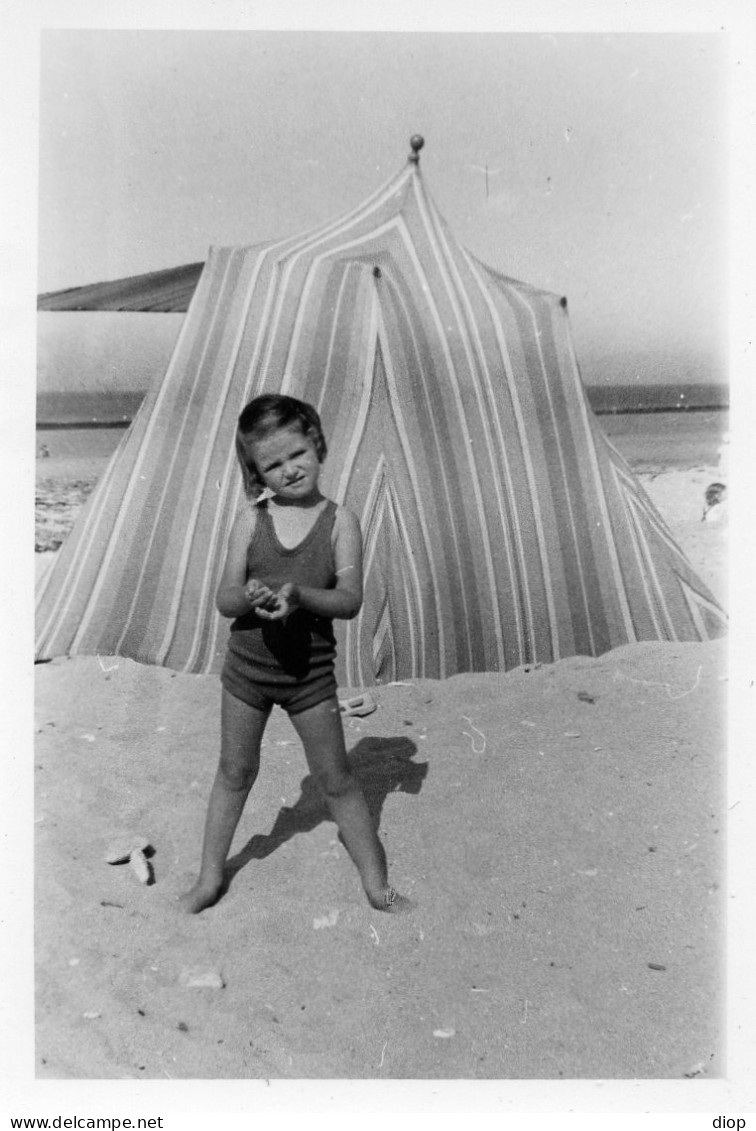 Photographie Photo Vintage Snapshot Tente Beach Plage Rayure Stripes  - Anonyme Personen