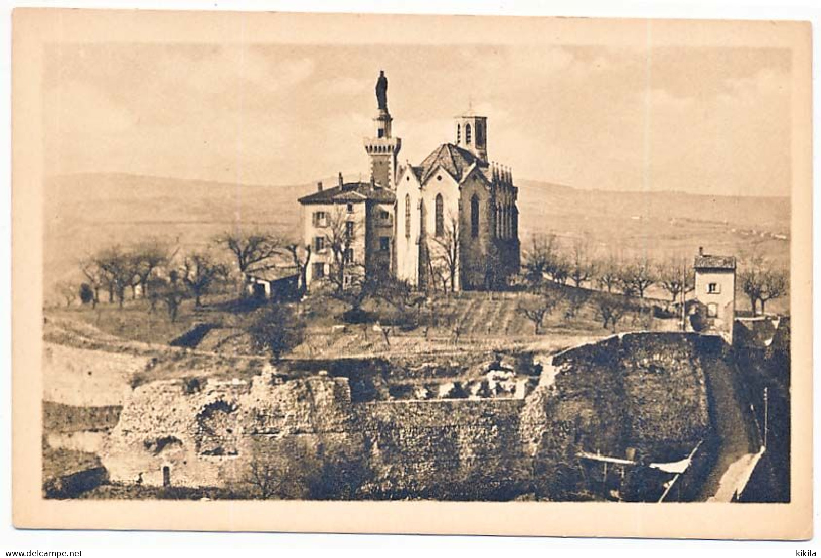 CPSM 9 X 14 Isère  VIENNE Colline De Pipet Ruines De L'ancienne Citadelle Romaine Et Chapelle Notre-Dame-de-la-Salette - Vienne