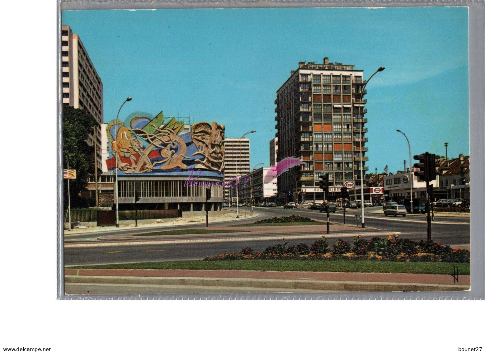 ARGENTEUIL 95 - L'Avenue Gabriel Péri Et Le Centre Culturel Fresque L'Homme Du 20 E Siecles  - Argenteuil