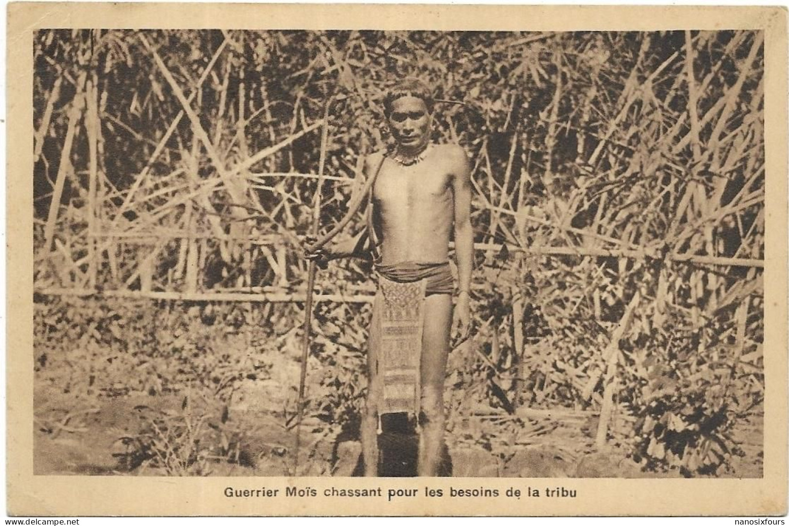 VIET NAM.  SAIGON. GUERRIER MOIS CHASSANT POUR LES BESOINS DE LA TRIBU - Viêt-Nam