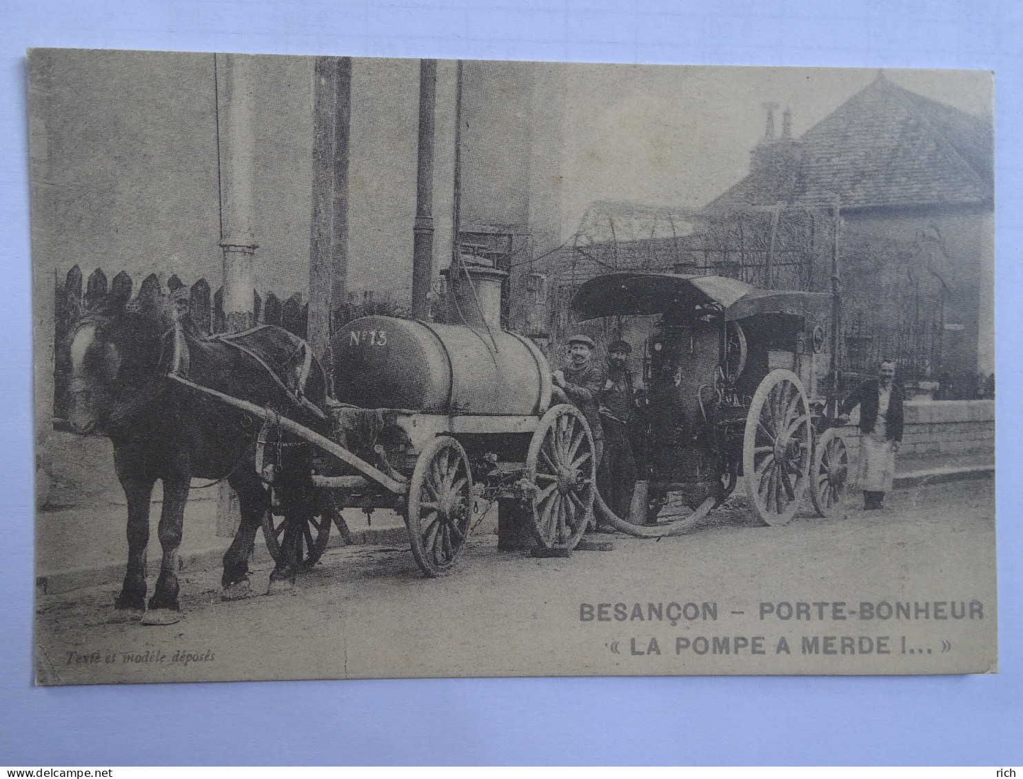 CP 25 DOUBS - Besançon - Porte Bonheur "La Pompe à Merde" - Réédition Cecodi - Besancon