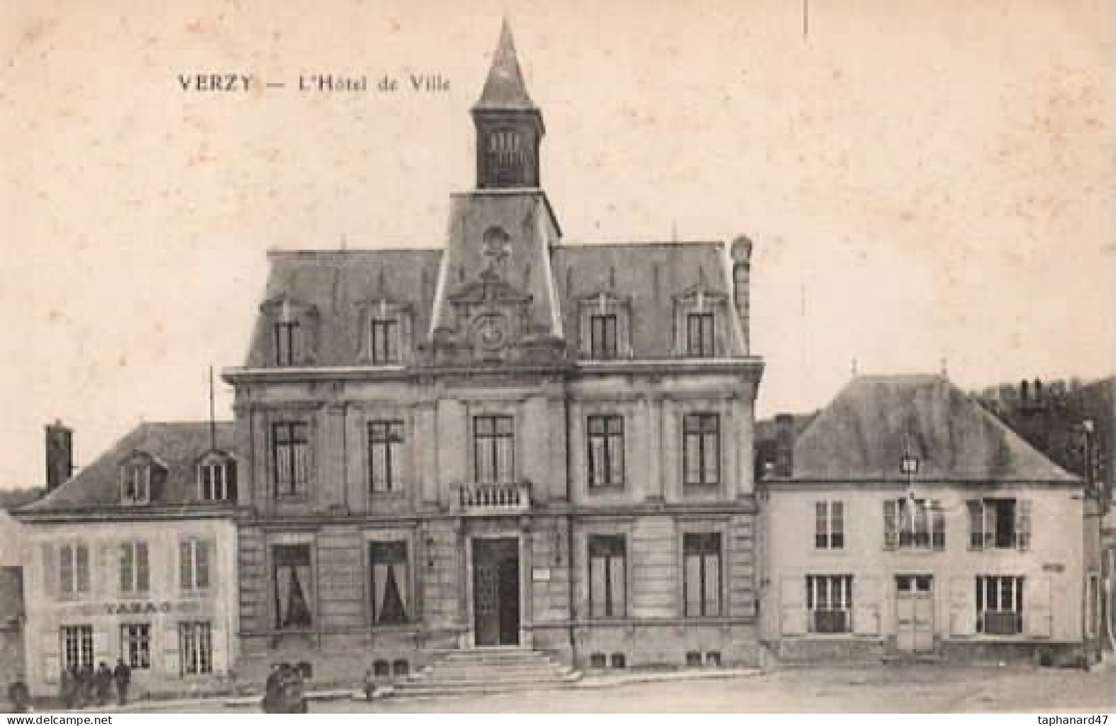 . 51 . VERZY . L'Hôtel De Ville . (cachet : Trésor Et Poste) - Verzy