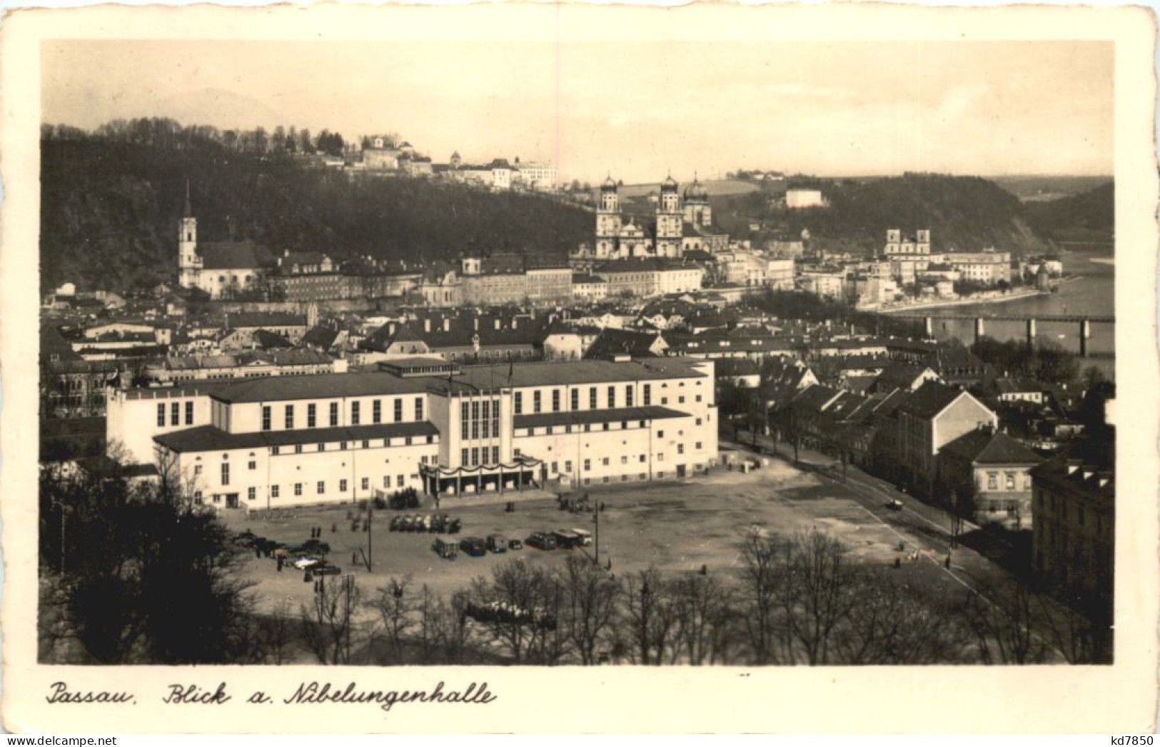 Passau, Blick Auf Nibelungenhalle - Passau