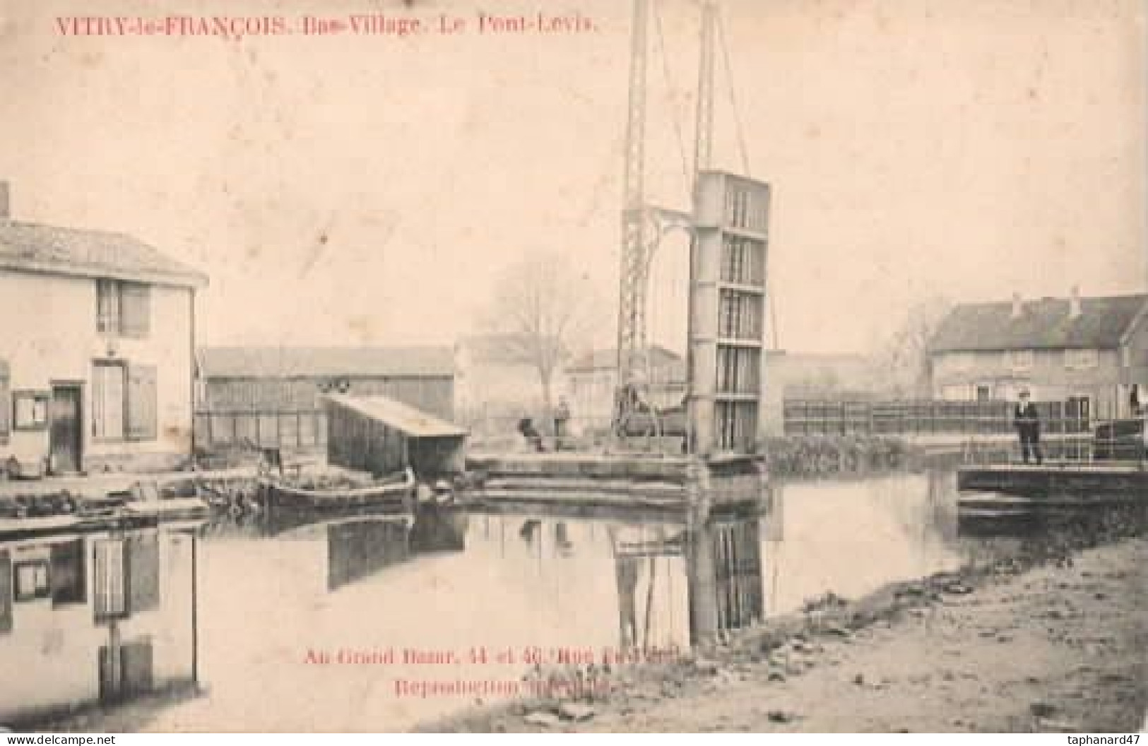 . 51 . VITRY-le-FRANÇOIS . Bas Village . Le Pont Levis . - Vitry-le-François