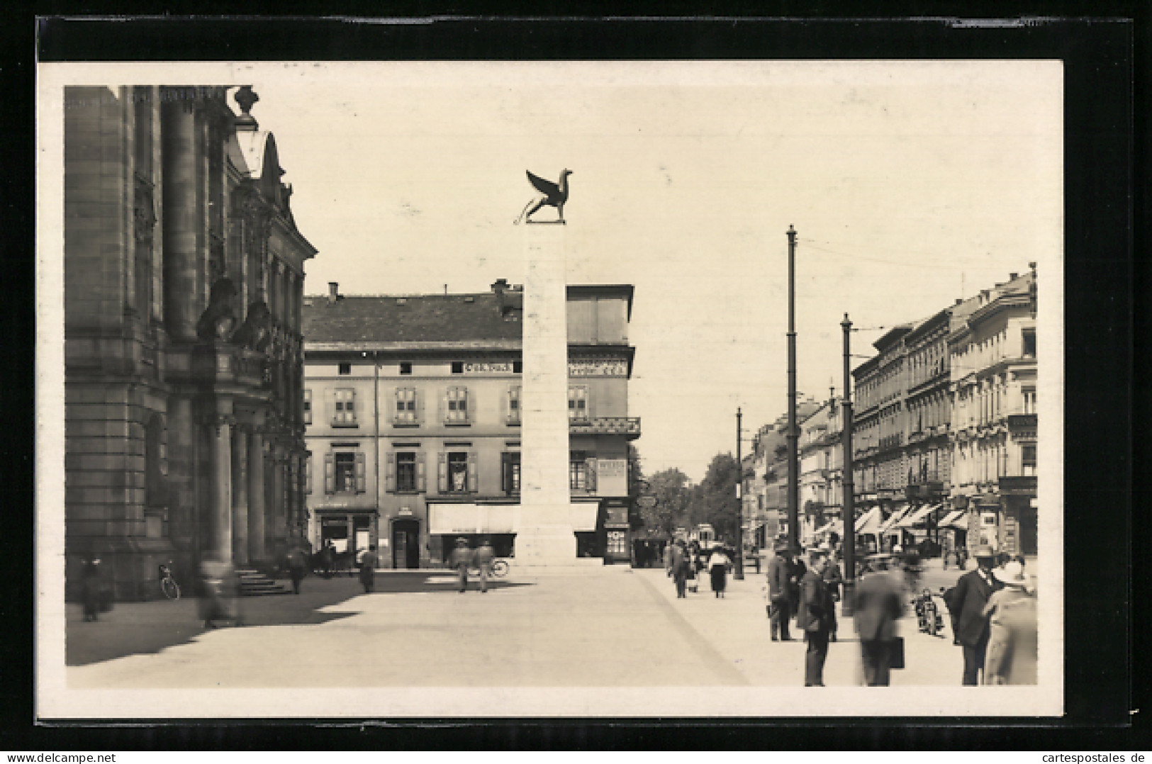 AK Karlsruhe, Kaiserstrasse Bei Der Hauptpost Und 109er Denkmal  - Karlsruhe