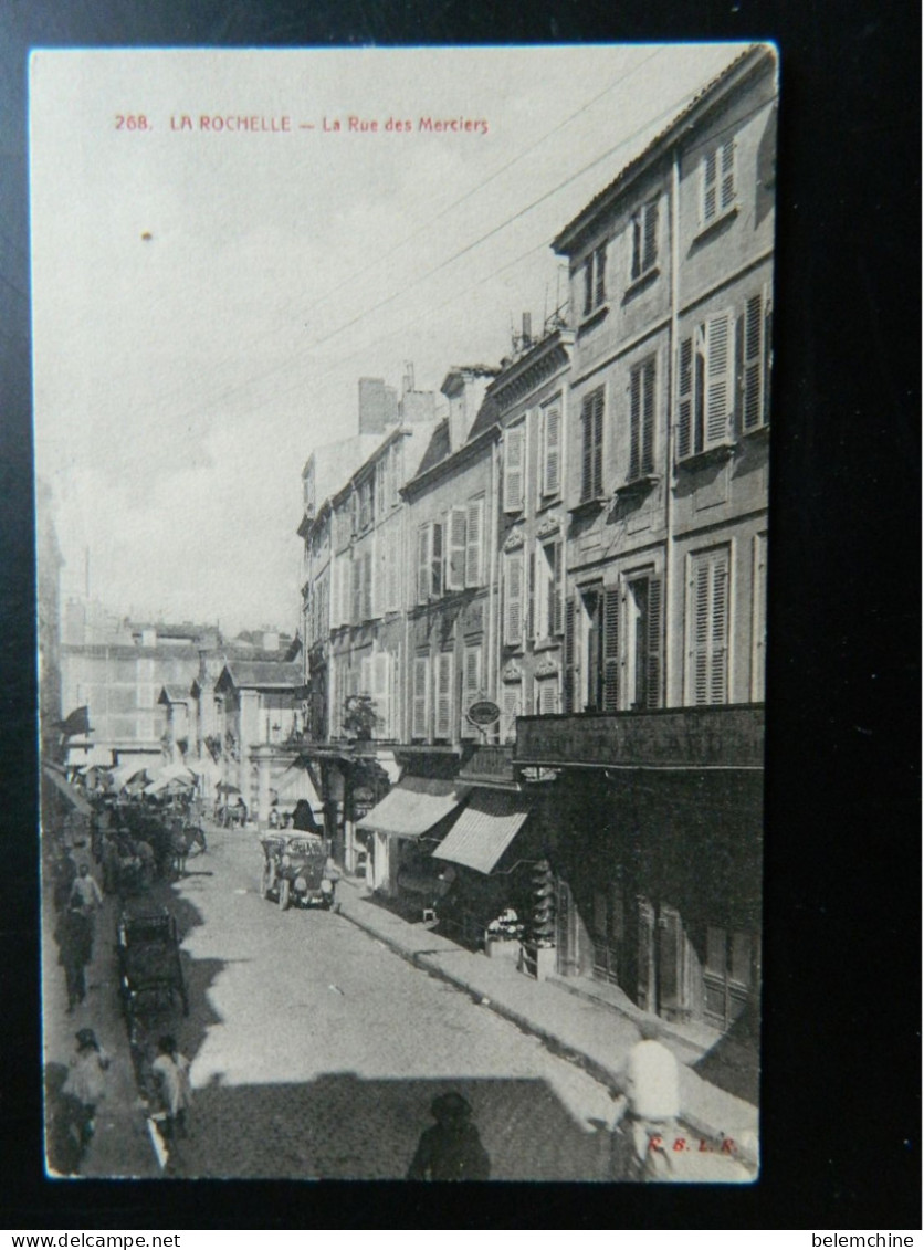 LA ROCHELLE                       LA RUE DES MERCIERS - La Rochelle