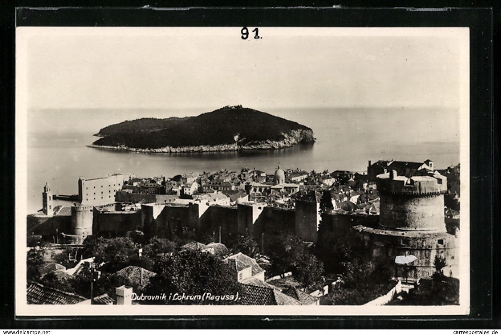 AK Dubrovnik, Blick über Die Stadt Auf Lokrum  - Croacia