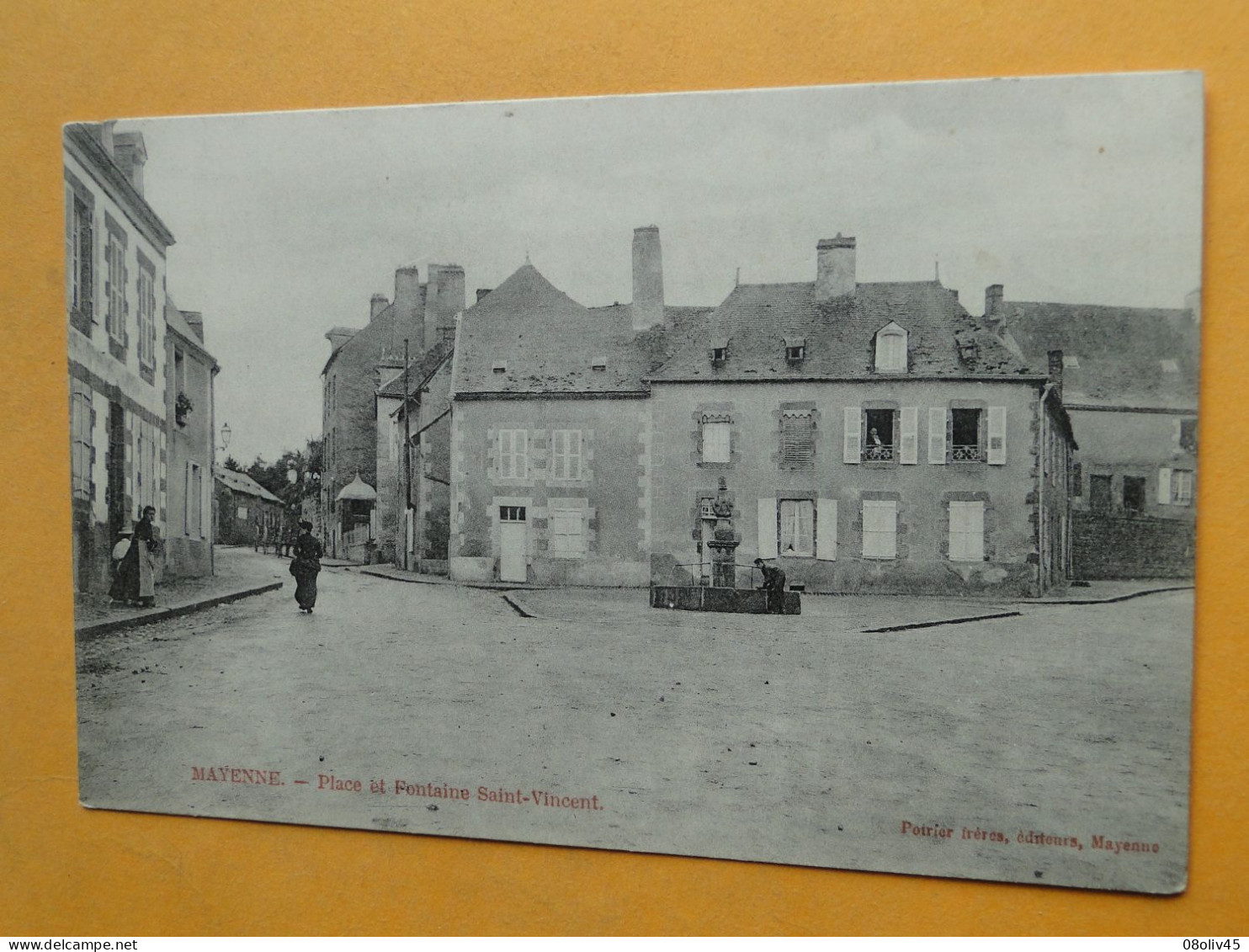 MAYENNE -- Place Et Fontaine Saint-Vincent - ANIMATION - Carte "précurseur" - Mayenne