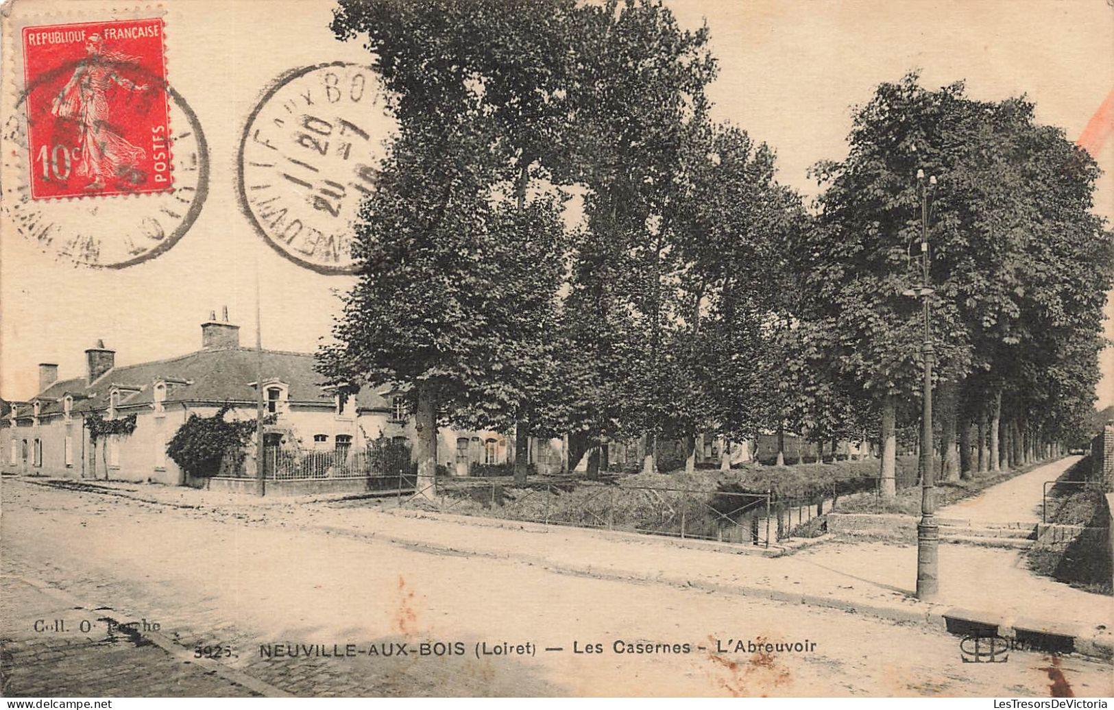 FRANCE - Nogent Aux Bois (Loiret) - Les Casernes - L'Abreuvoir - Vue Générale - Carte Postale Ancienne - Montargis