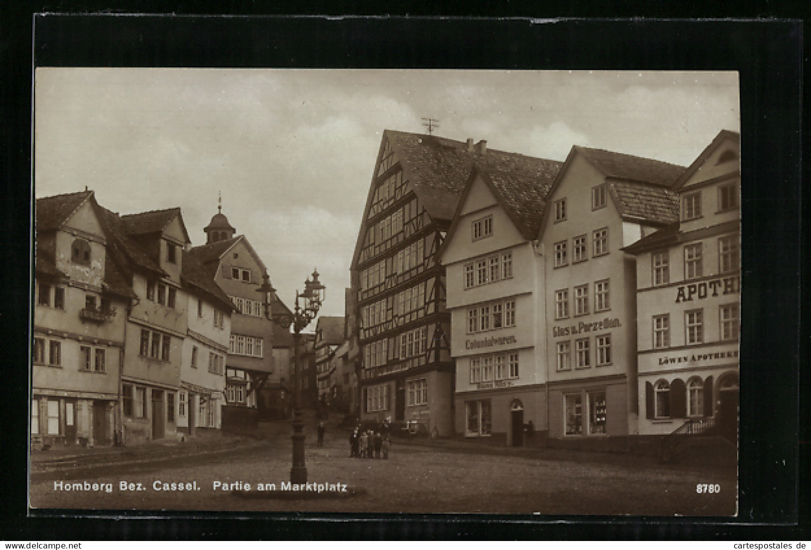 AK Homberg /Bez. Cassel, Strassenpartie Am Marktplatz Mit Geschäften  - Homberg