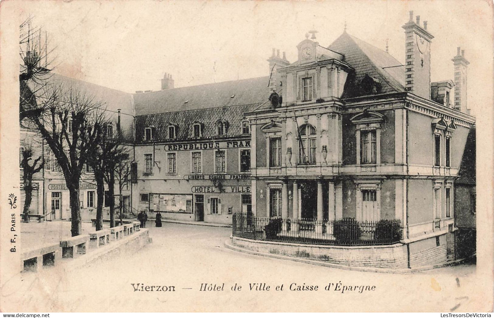 FRANCE - Vierzon - Vue Sur L'hôtel De Ville Et Caisse D'Epargne - Animé - Vue Générale - Carte Postale Ancienne - Vierzon