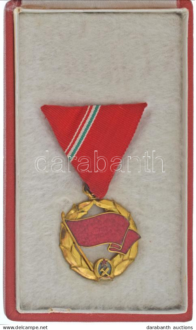 1954. "A Munka Vörös Zászló Érdemrendje" Aranyozott, Zománcozott Bronz Kitüntetés Mellszalagon, Dupla Függesztőkarikával - Zonder Classificatie