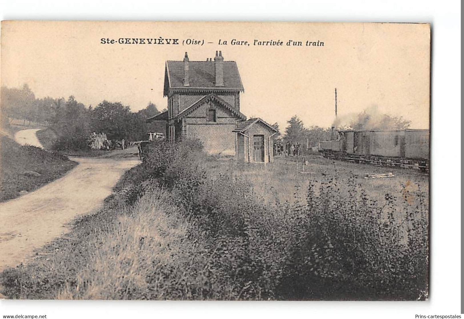 CPA 60 Ste Geneviève La Gare Et Le Train Tramway - Autres & Non Classés