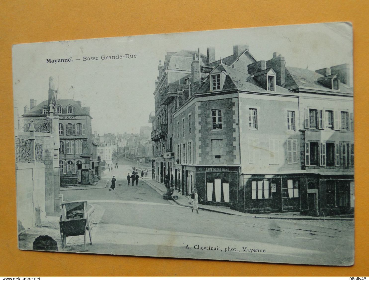 MAYENNE -- Basse Grande Rue - Café Notre-Dame- ANIMATION - Mayenne