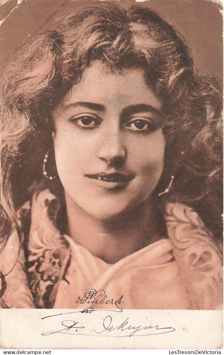 CELEBRITES - Artistes - Femme Souriante - Portrait - Carte Postale Ancienne - Künstler