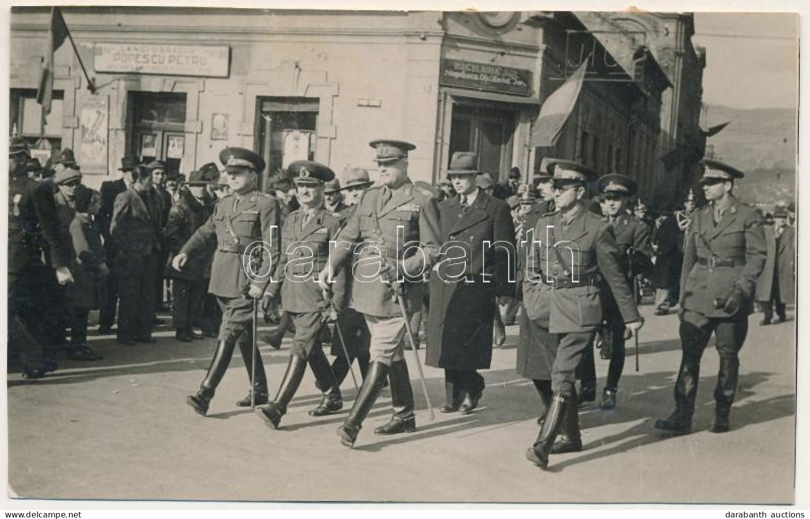 * T4 Petrozsény, Petroseni, Petrosani (?); Román Katonák Felvonulása / Romanian Military Parade, Soldiers. Foto Zeichner - Non Classés