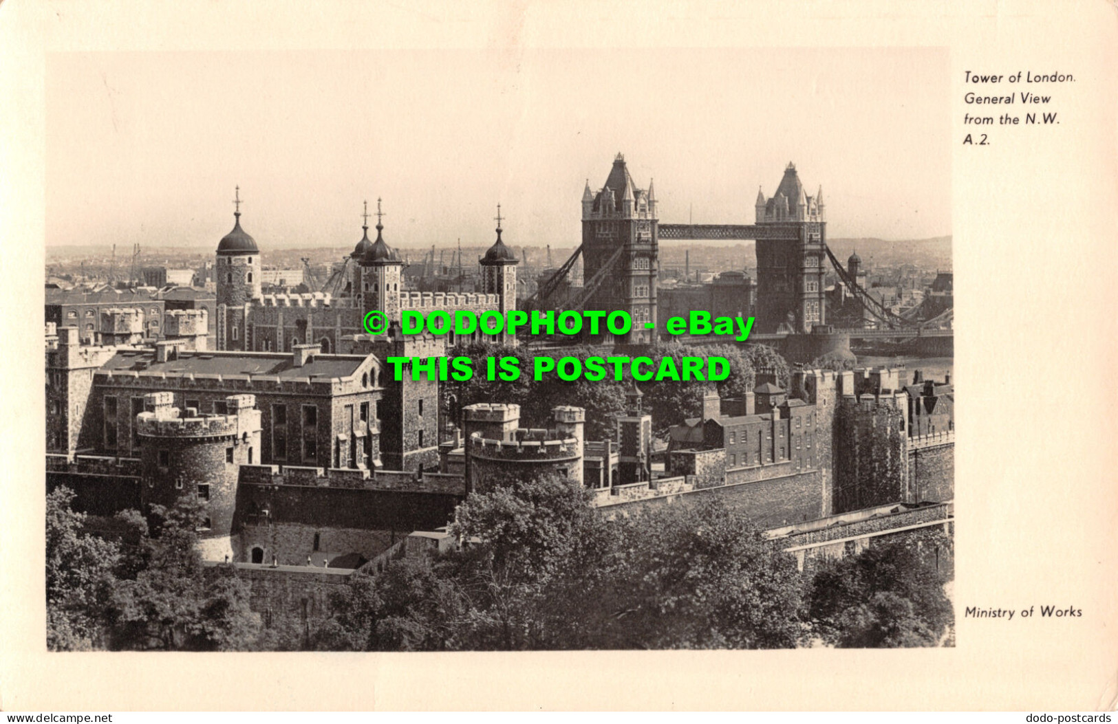 R499588 Tower Of London. General View From The N. W. A. 2. Ministry Of Works. Cr - Sonstige & Ohne Zuordnung