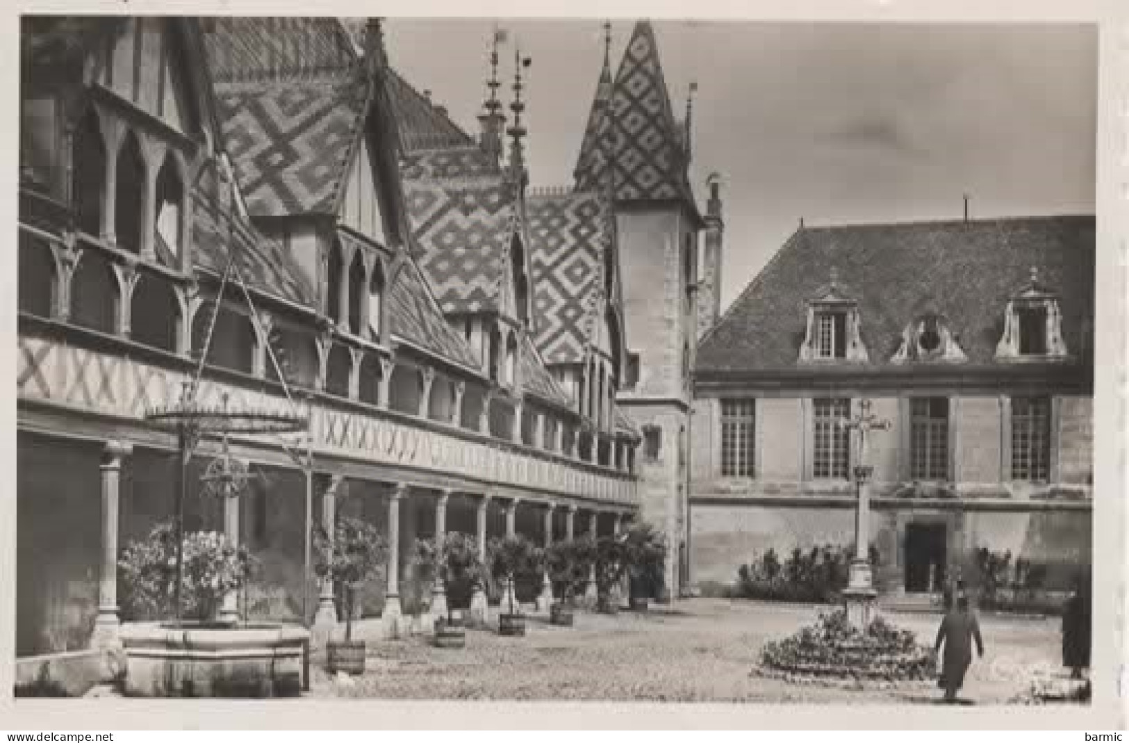 BEAUNE, LE COUR D HONNEUR, LES GALERIES REF 15813 - Beaune