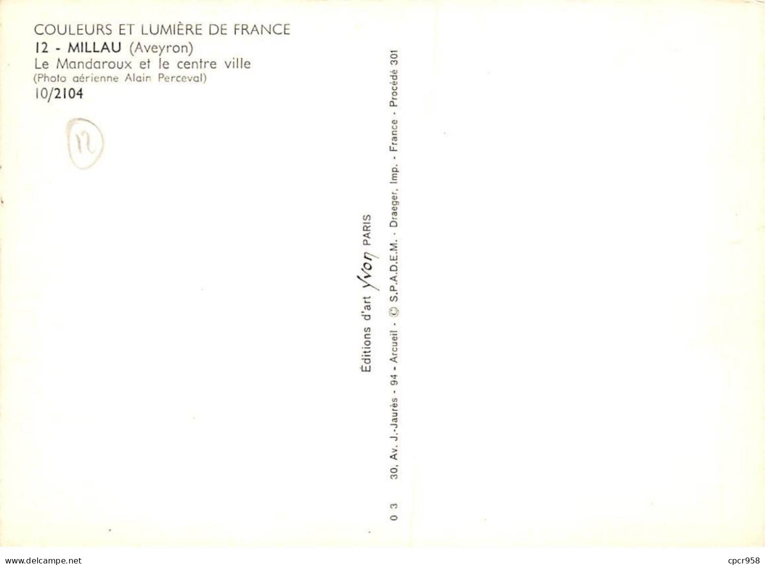 12 . N° Kri11349 . Millau   .le Mandaroux Et Le Centre Ville  .n°10/2104  . Edition Yvon   . Cpsm 10X15 Cm . - Millau